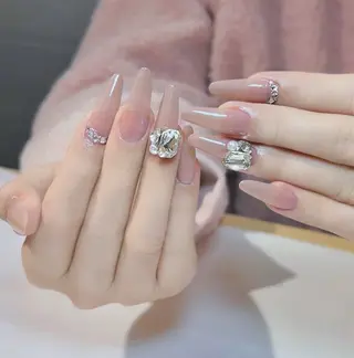 ネイル AKIKO ネイルサロンのネイルデザイン
