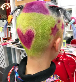 ショート カラー 岩谷/ブリーチ 🪽透明感カラーのヘアスタイル