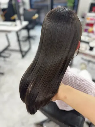 ロング カラー 赤み無し柔らかカラー 【梅田】madokaのヘアスタイル