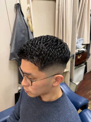 ショート タカハシ タクミのヘアスタイル