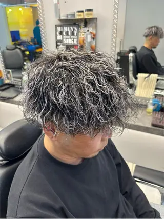 ショート カラー パーマ メンズ特化サロン 高山佑真のヘアスタイル