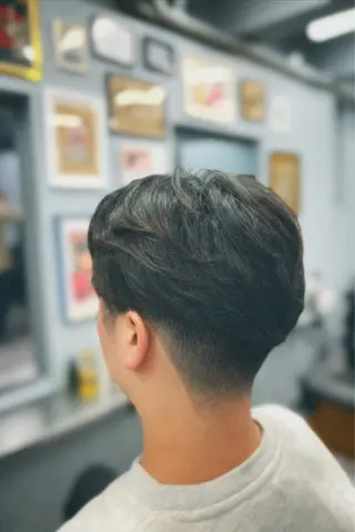 ミディアム パーマ メンズ 池袋メンズパーマ フェード純平のヘアスタイル