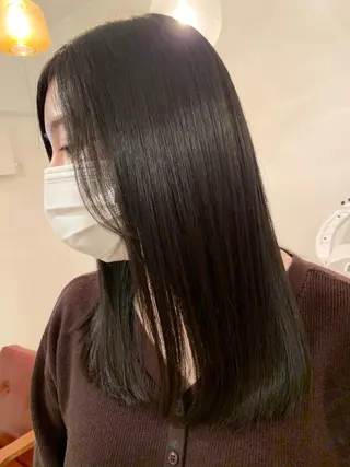 セミロング yoshihara yuukiのヘアスタイル