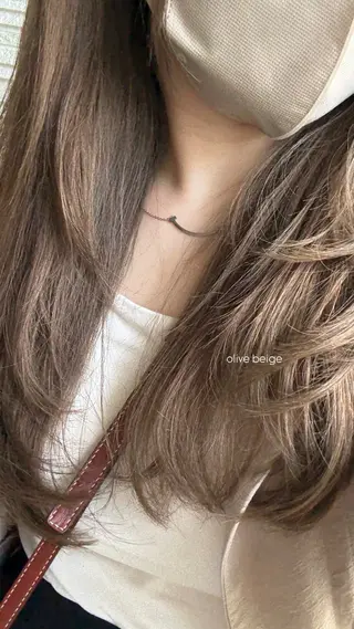 ロング カラー ヘアアレンジ シアーベージュニスト 🥣大石亜里紗のヘアスタイル