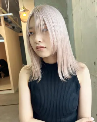 ミディアム カラー ヘアアレンジ lani ブリーチ /ダブルカラーのヘアスタイル