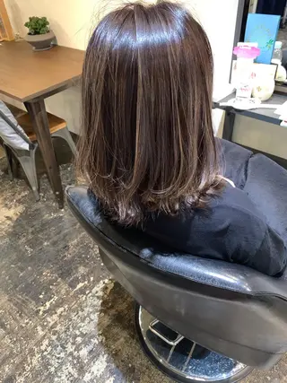 ミディアム カラー UMEDA FIGAROのヘアスタイル