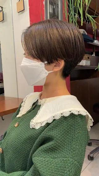 ショート カラー 柔らかブラウン/顔周 りレイヤー♡ユウシのヘアスタイル
