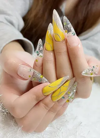 ネイル 佐藤 依娜のネイルデザイン