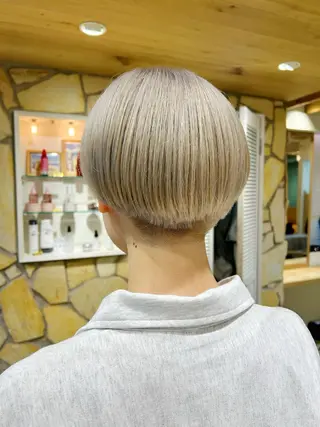 ショート カラー kawabe maikoのヘアスタイル