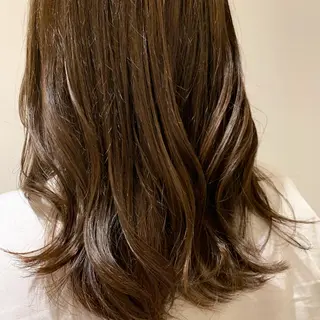 セミロング カラー ヘアアレンジ 高井瑠華🌼 ストカールカット特化のヘアスタイル