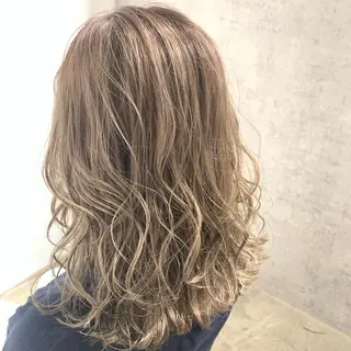 ミディアム カラー パーマ ヘアアレンジ メンズ キッズ ネイル マツエク・マツパ 切りっぱなしヘアボブ ミディアムヘアRYOのヘアスタイル
