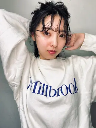 ロング 宮腰 瑠果のヘアスタイル