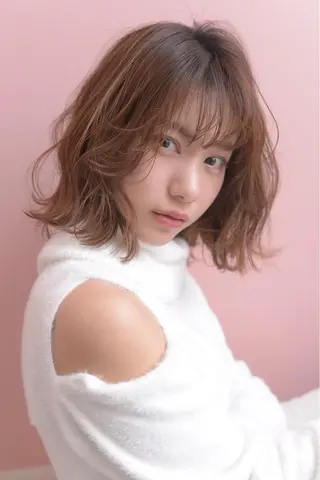 ミディアム merc. 宮川琴代のヘアスタイル