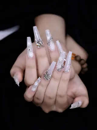 ミディアム ティキ Pono Nailsのネイルデザイン