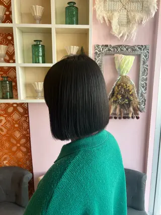 ショート momb 折戸結菜のヘアスタイル