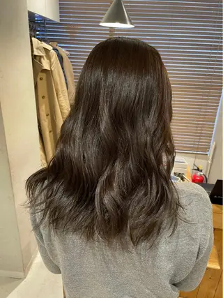ロング カラー 外山 実咲のヘアスタイル