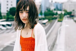 ミディアム セミロング カラー 山下 千明のヘアスタイル