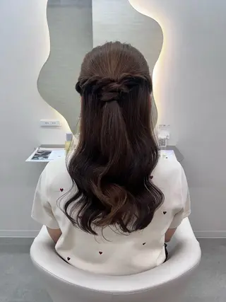 ロング 🩶艶感ハイトーン/ 池袋/mei🩶のヘアスタイル