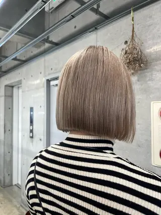 ショート カラー レイヤーカット/ 酸性ストレート梅田のヘアスタイル