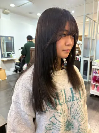 ロング 三國 栞音のヘアスタイル