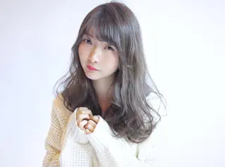 セミロング カラー パーマ ヘアアレンジ トレンドヘア🩶 艶髪🩶yoshiのヘアスタイル