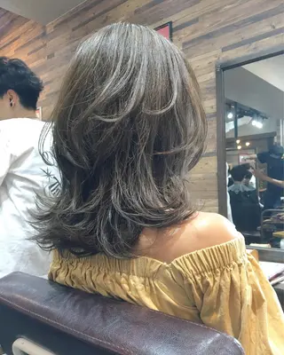 セミロング カラー 川名 充✂️のヘアスタイル