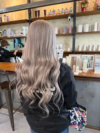 ロング andKおもろまち店 艶ダブルカラー✨のヘアスタイル