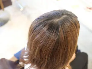 カラー 小久保 なるみのヘアスタイル