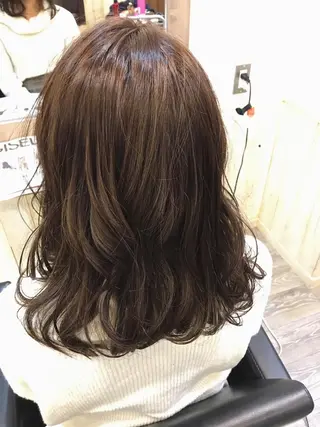 セミロング カラー 日高 香織のヘアスタイル