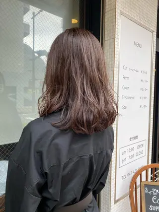 セミロング カラー サプリームヘア 飯田みち瑠のヘアスタイル