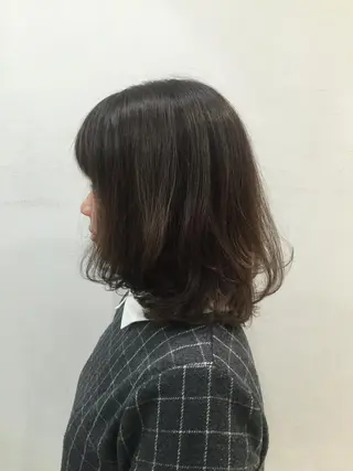 ミディアム カラー 秋野 睦実のヘアスタイル