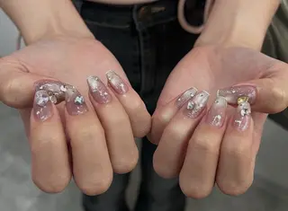 ネイル SHIORI🐈‍⬛ 韓国⌇ワンホンネイルのネイルデザイン