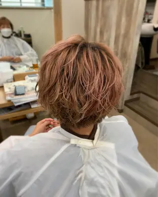 ショート パーマ 新保 佳世のヘアスタイル