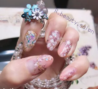 ネイル R.beauty サロンのネイルデザイン