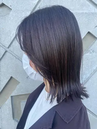 ミディアム レイヤーカット✖️ 柔らかベージュカラーのヘアスタイル