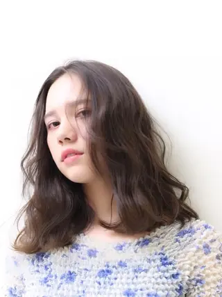 ミディアム うる艶カラー 🫶🏼💭mikaのヘアスタイル