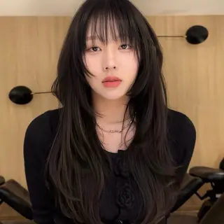 ロング 岸本 理希のヘアスタイル