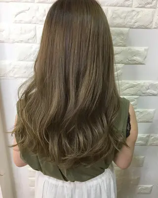 ロング カラー 横浜ブリーチムラ直し ハイトーン/ブリーチのヘアスタイル