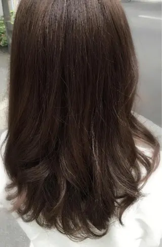 セミロング カラー 山下 尚美のヘアスタイル