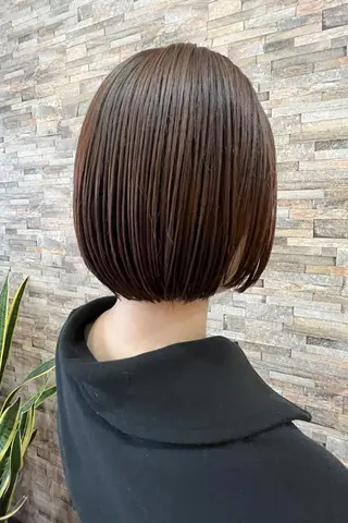 ミディアム HITOMI .のヘアスタイル
