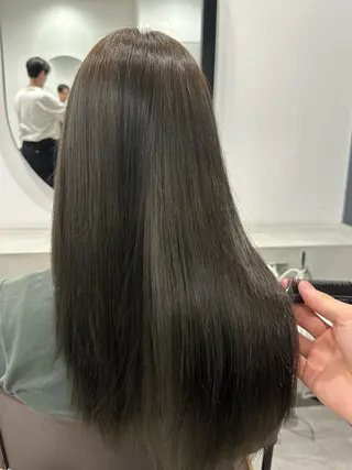 ロング カラー シガ ミクトのヘアスタイル