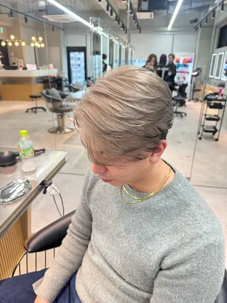 ミディアム カラー ヘアアレンジ メンズ ARIA💎縮毛矯正 ブリーチ💎複雑履歴のヘアスタイル