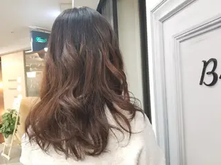 セミロング カラー SAKURA (サクラ)のヘアスタイル