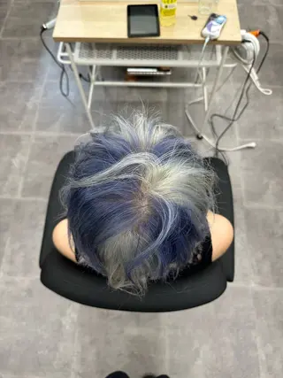 ショート カラー 牧内 拓のヘアスタイル