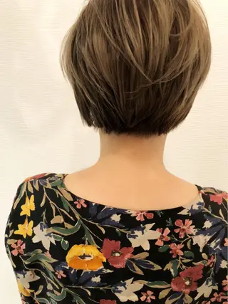 ショート カラー 平川 友希子のヘアスタイル