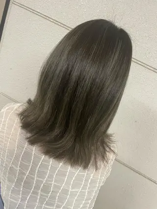 カラー 寺本 早希のヘアスタイル