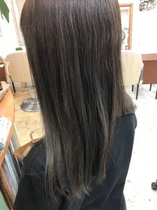 セミロング カラー 平尾 拓也のヘアスタイル