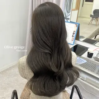ロング カラー 柔らかオリーブ🌿 HIMARI🌻のヘアスタイル