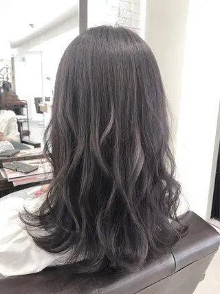 セミロング カラー Zina 難波所属・YUDA 湯田のヘアスタイル