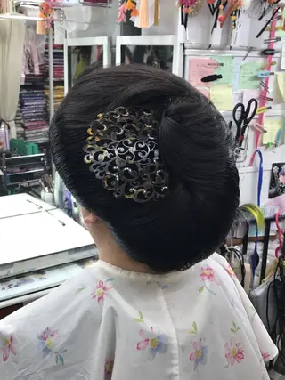 ヘアアレンジ 上辻 博司のヘアスタイル